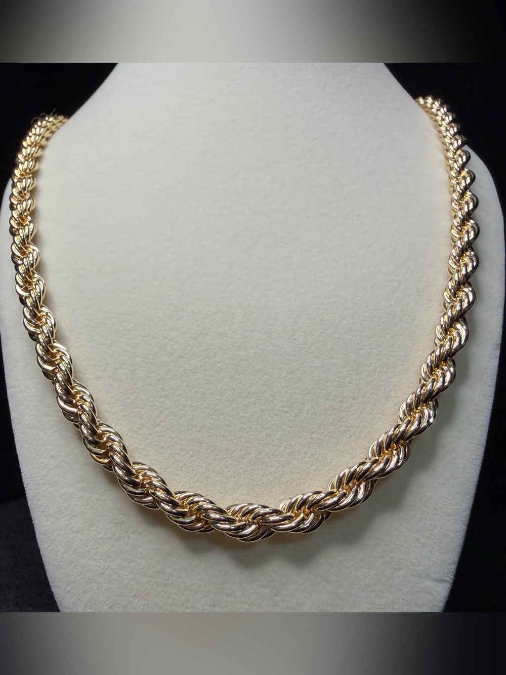 24in 7MM Rope Chain 14K Premium Finish Beautiful Stand Out Piece. Brand New